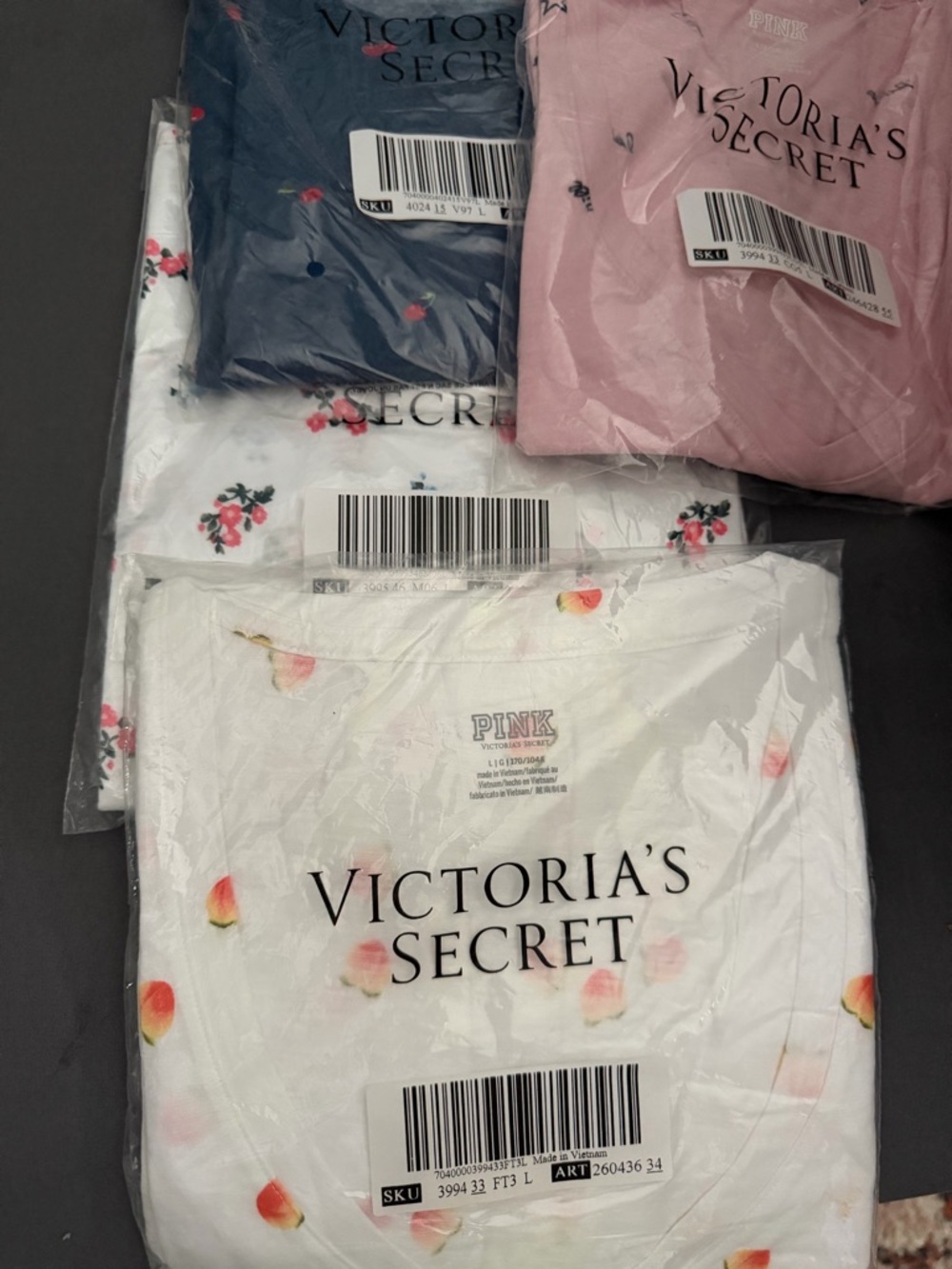 Victoria's Secret Tees - Lot of 6 White, Pink, Navy Floral & Logo Pack - Picture 2 of 3